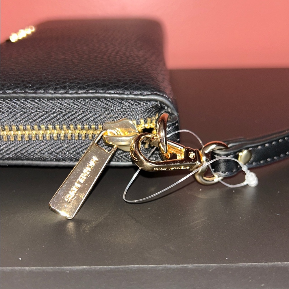 MK Wristlet - Picture 3 of 6